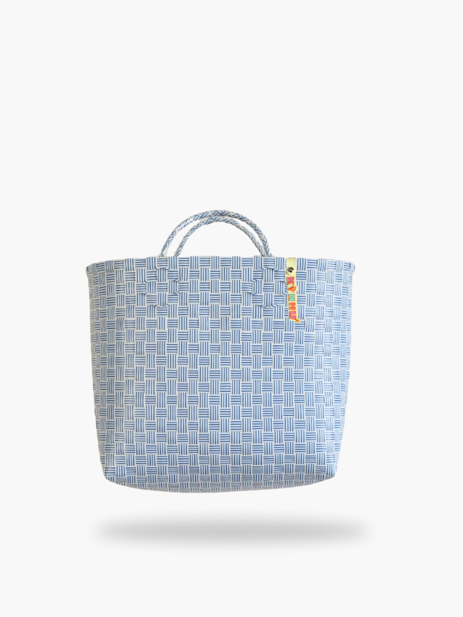 Panier Ciel Midi – Panier tressé à la main au Vietnam, nuances pastel bleues, idéal en sac cabas.